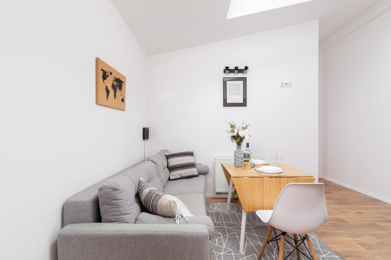 Radziwillowska Apartment Cracow Planty By Noclegi Renters Krakow Dış mekan fotoğraf