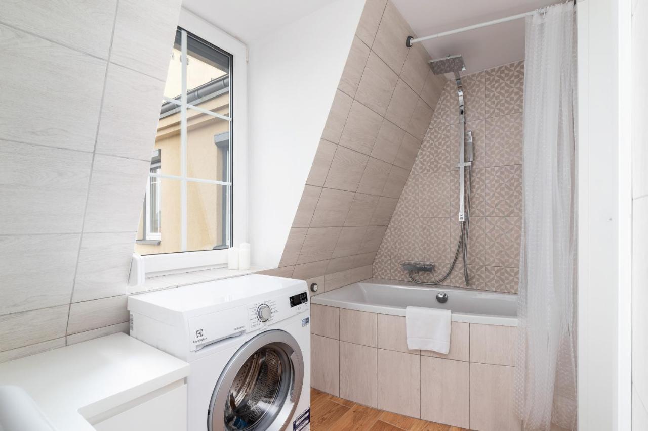 Radziwillowska Apartment Cracow Planty By Noclegi Renters Krakow Dış mekan fotoğraf