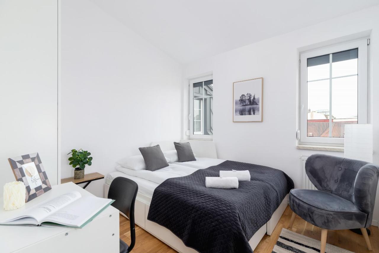 Radziwillowska Apartment Cracow Planty By Noclegi Renters Krakow Dış mekan fotoğraf